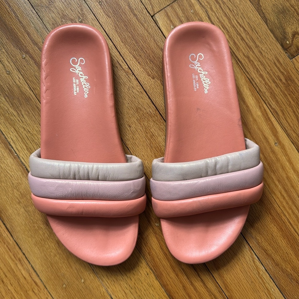 Stylish Peach Poolside Slides - Picture 2 of 6